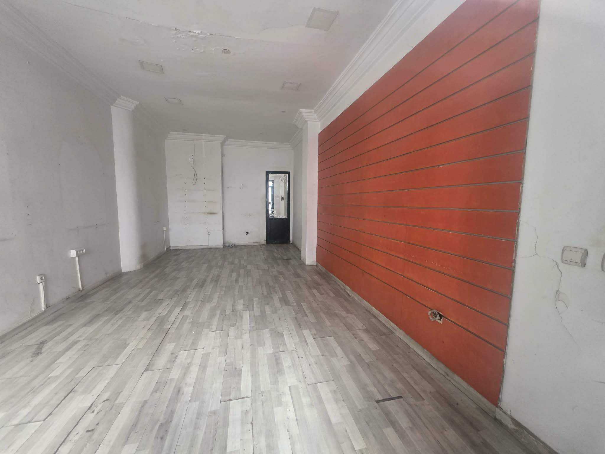 Ariana Ville&nbsp;Cite Ennasr 2&nbsp;Location&nbsp;Surfaces&nbsp;Loue magasin sans fond commerce nasr 2