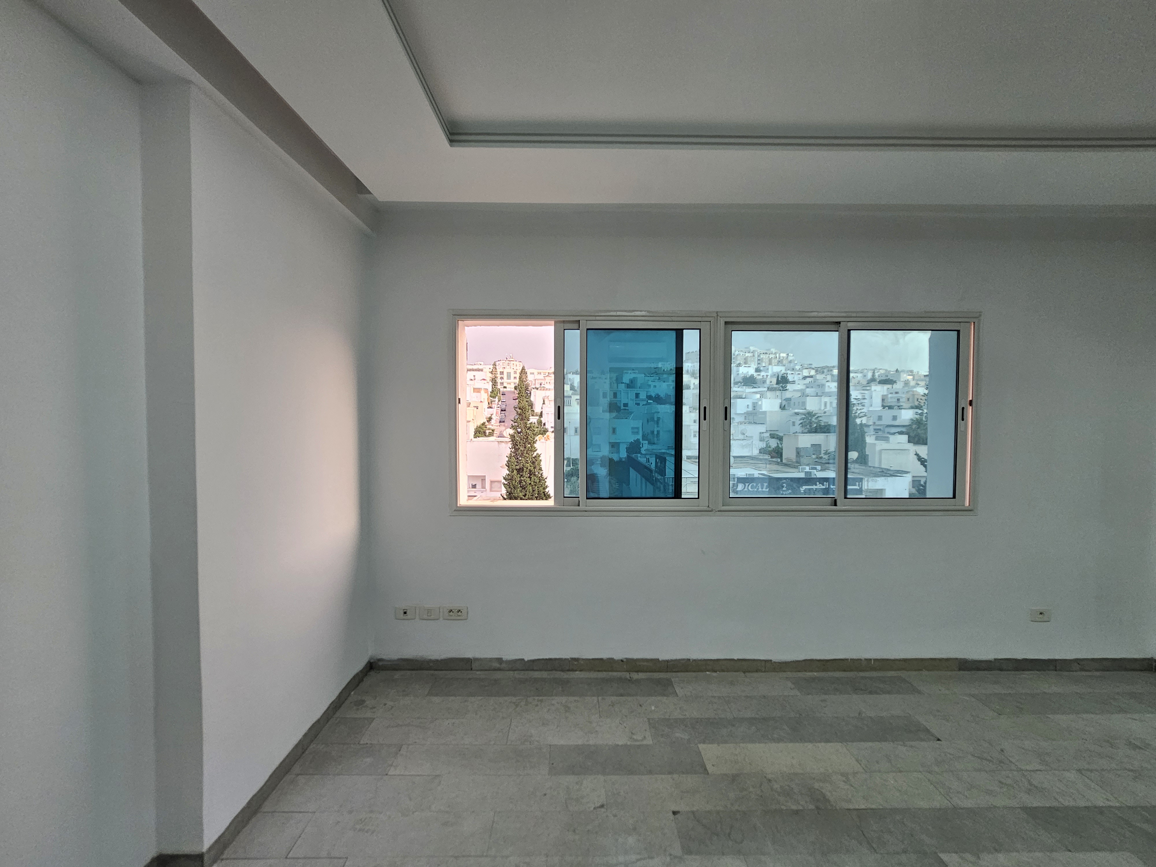 Ariana Ville&nbsp;Cite Ennasr 2&nbsp;Location&nbsp;Appart. 3 pi�ces&nbsp;Loue bureau au centre kamoun kmc ennasr