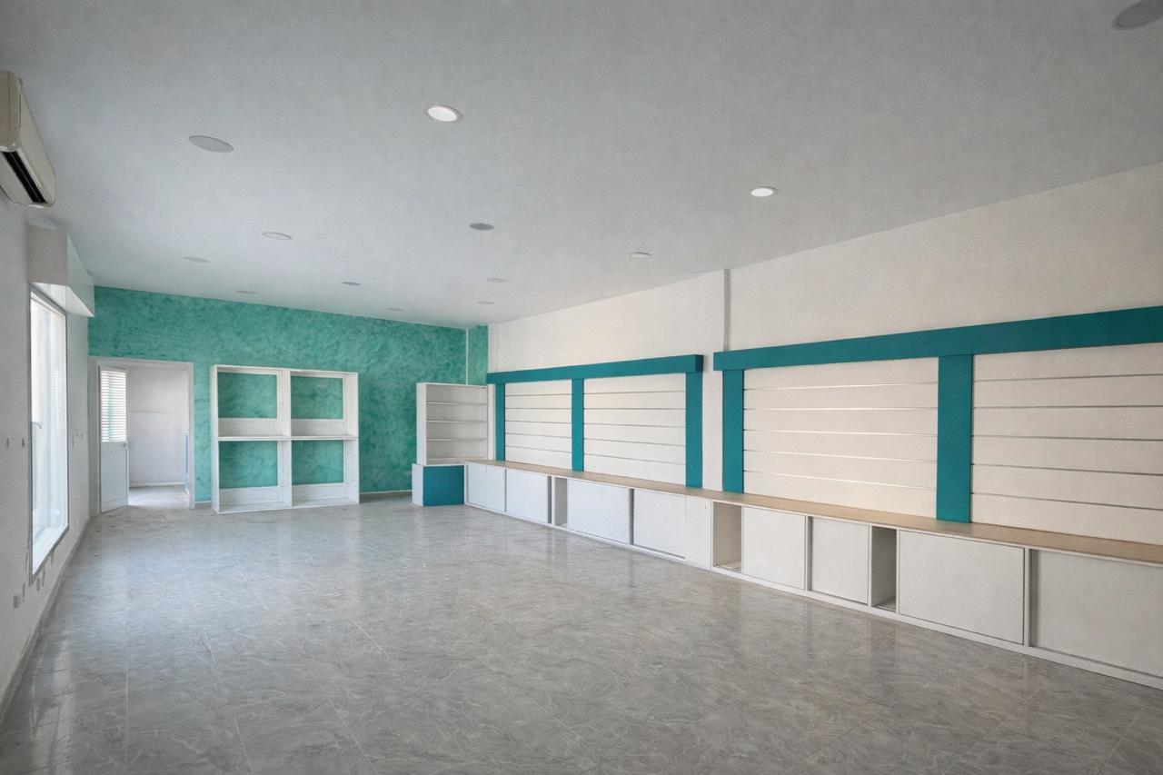 Ariana Ville&nbsp;Ariana&nbsp;Bureaux & Commerces&nbsp;Surfaces&nbsp;Local 100m2 � ariana essoghra