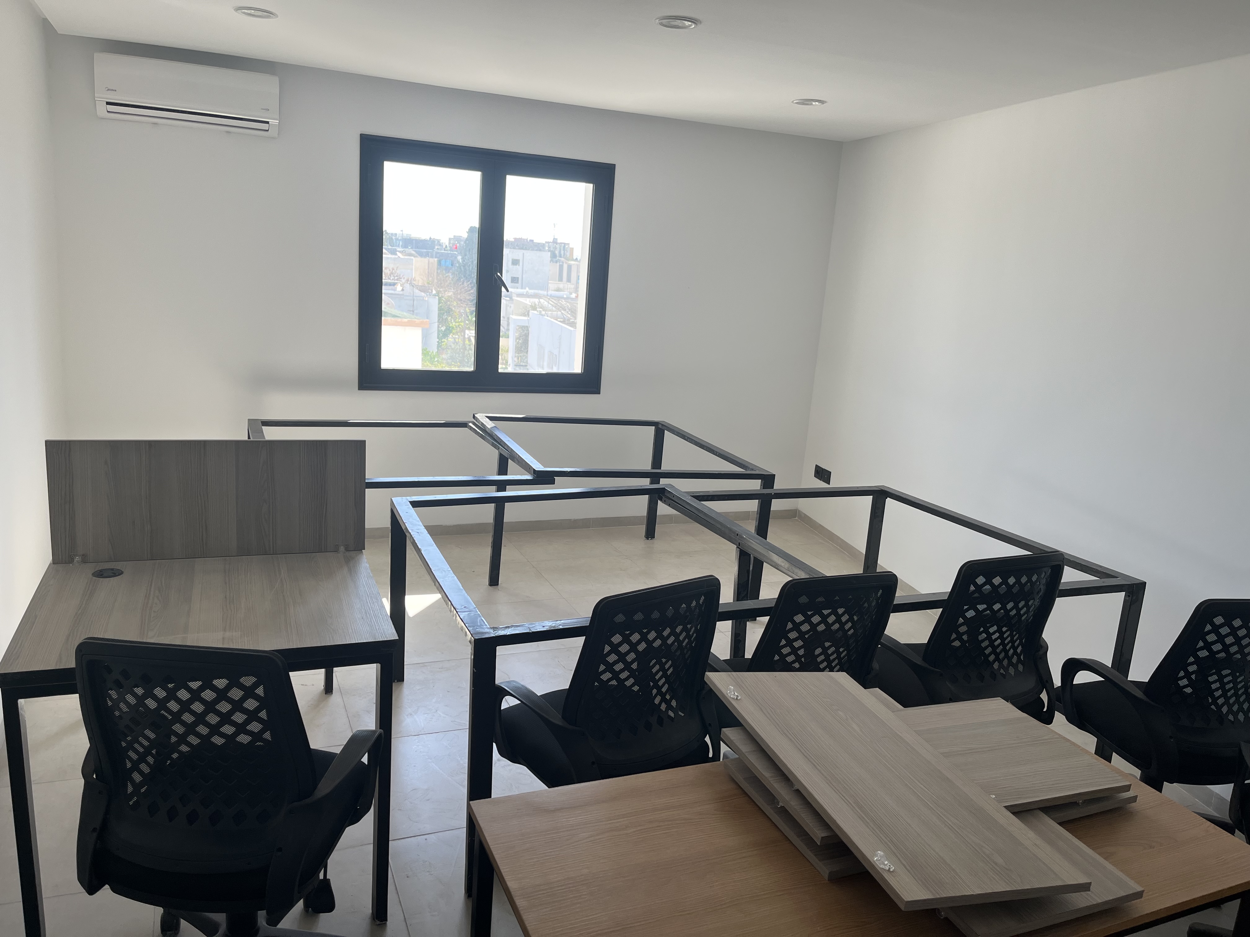 Cite El Khadra&nbsp;Cite El Khadra&nbsp;Meubles de bureau&nbsp;Bureaux - Tables&nbsp;Meuble de bureau