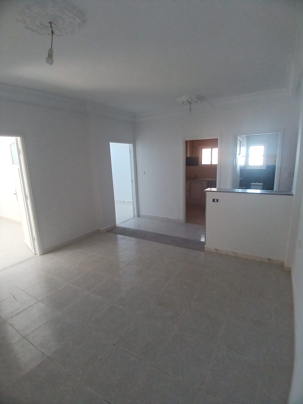 El Kram&nbsp;Le Kram Ouest&nbsp;Location&nbsp;Appart. 3 pi�ces&nbsp;Apparemment salon et 2 chambres