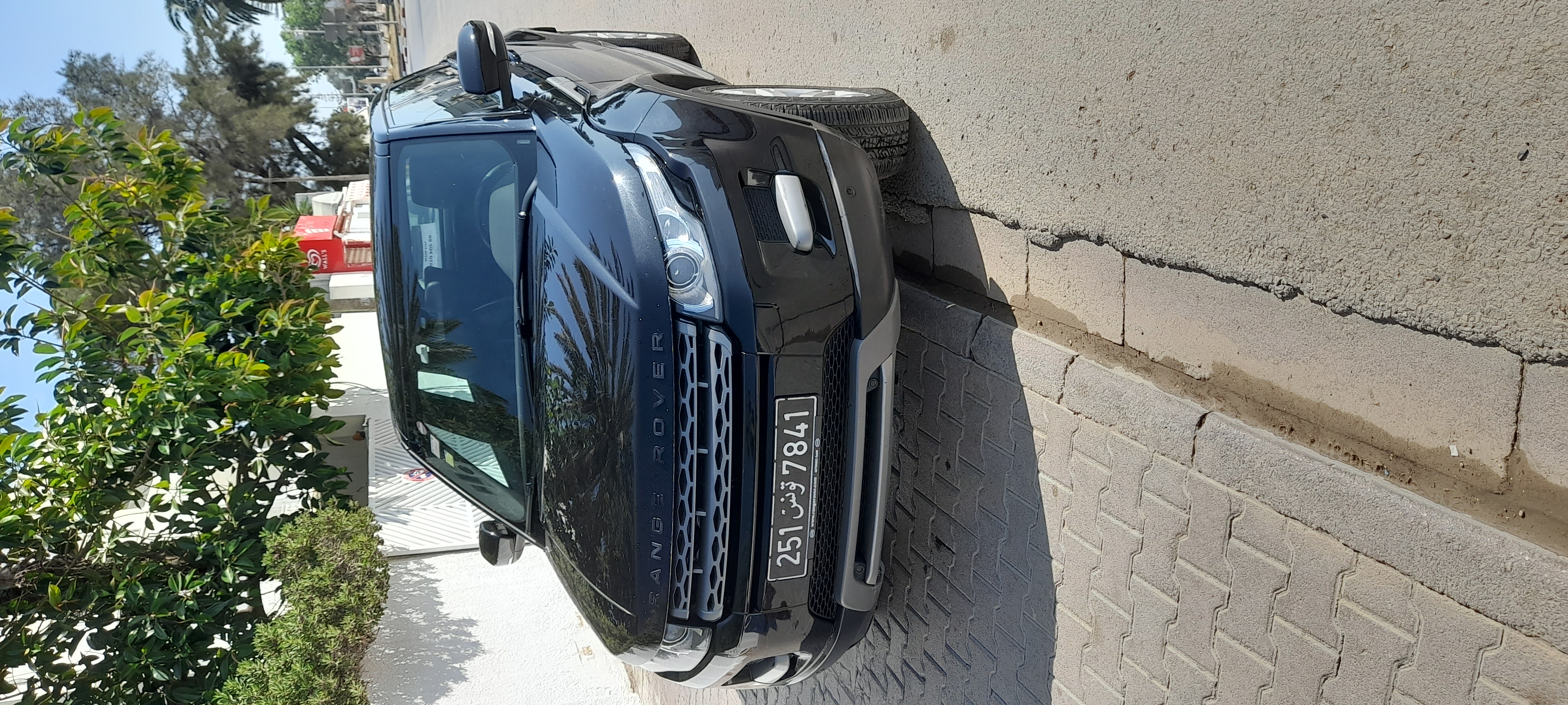 Ain Zaghouan&nbsp;Jardins de Carthage&nbsp;Land-Rover&nbsp;Range&nbsp;Range rover evoque