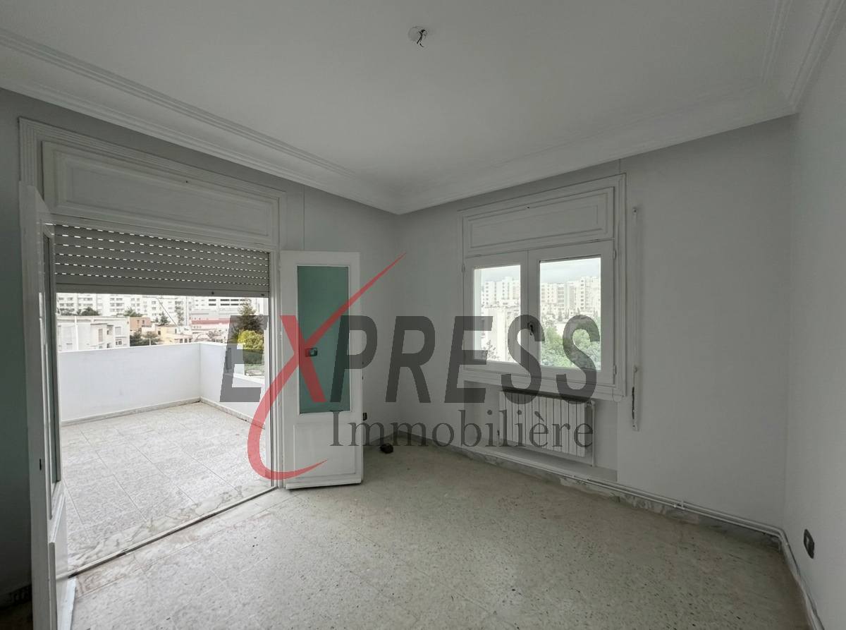 Ariana Ville&nbsp;Cite Ennasr 1&nbsp;Location&nbsp;Appart. 4 pi�ces&nbsp;Appart s3 avec cellier et place parking