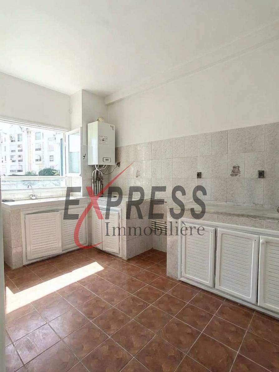 Ariana Ville&nbsp;Riadh Landlous&nbsp;Location&nbsp;Appart. 5 pi�ces+&nbsp;Appartement spacieux s4