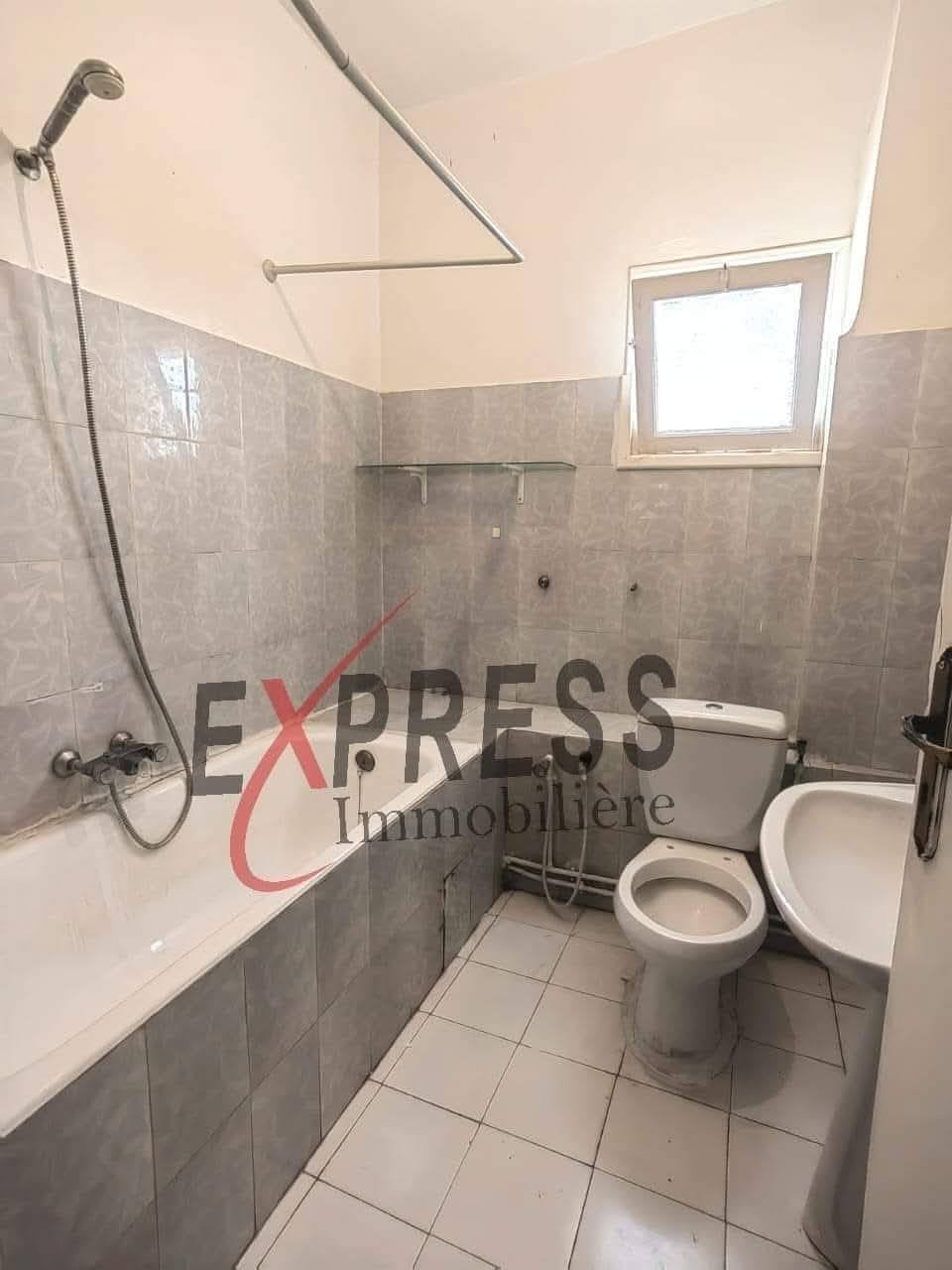 Ariana Ville&nbsp;Riadh Landlous&nbsp;Location&nbsp;Appart. 5 pi�ces+&nbsp;Appartement spacieux s4