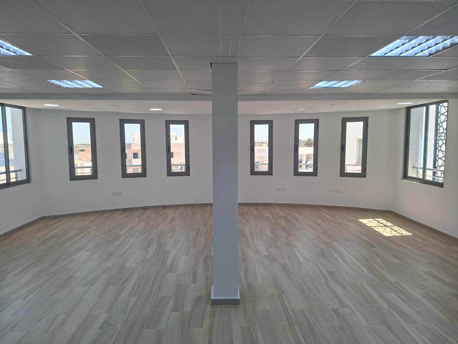 Raoued&nbsp;Cite El Ghazala 1&nbsp;Location&nbsp;Surfaces&nbsp;Bureau � ariana soghra 66m