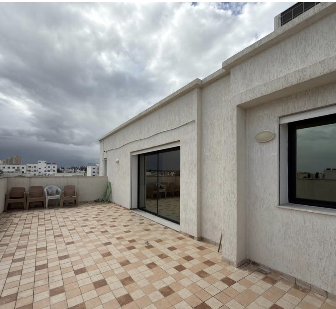 Ariana Ville&nbsp;Ariana&nbsp;Location&nbsp;Surfaces&nbsp;Bureau 3 pi�ces hs � ariana