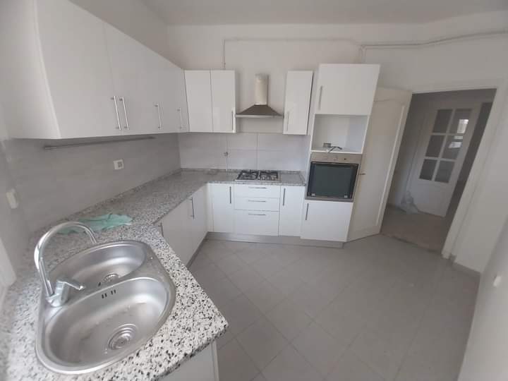 Ariana Ville&nbsp;Riadh Landlous&nbsp;Location&nbsp;Appart. 5 pi�ces+&nbsp;Riadh el andalous spacieux appt s4 � 1100 dt