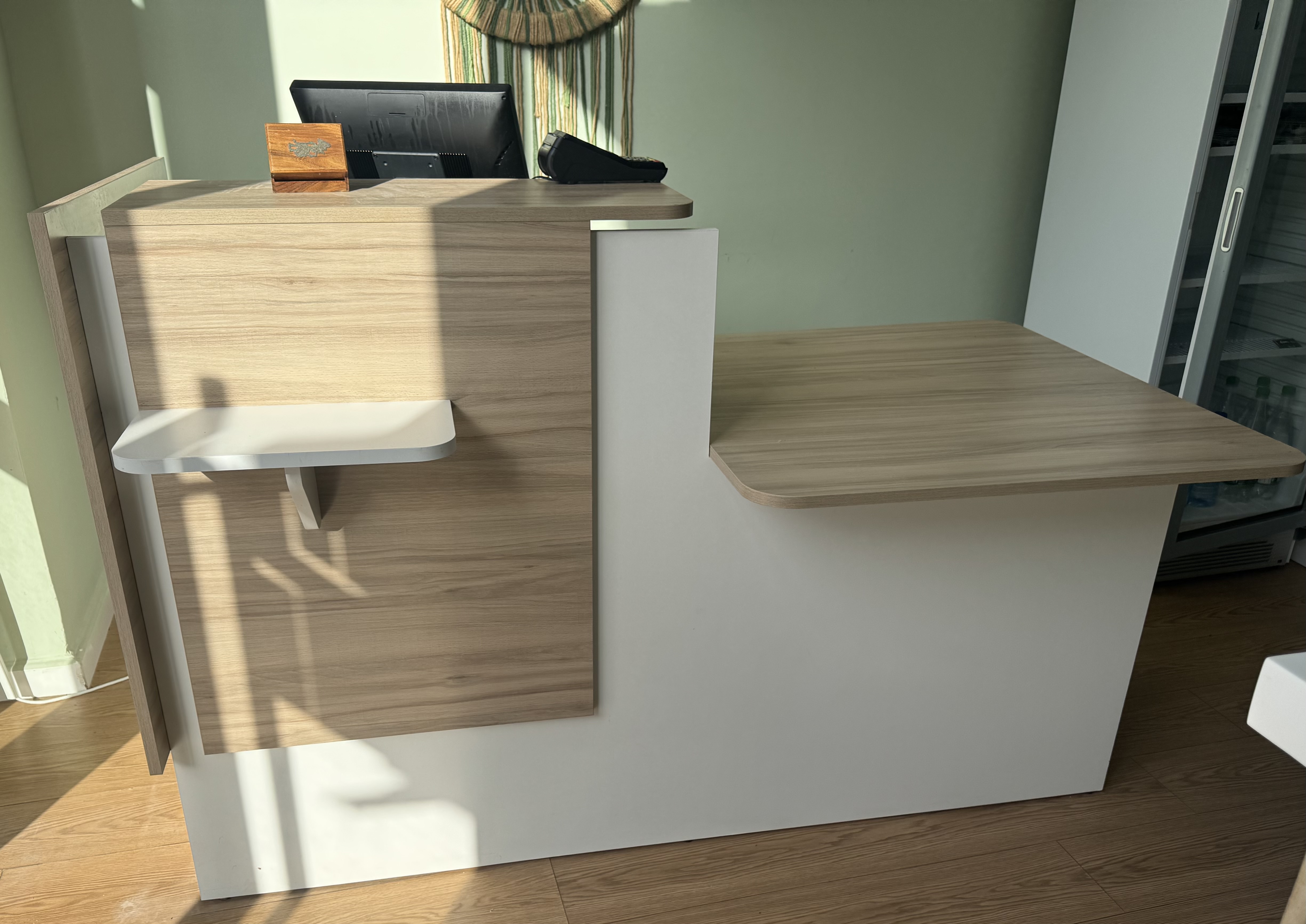 Ain Zaghouan&nbsp;Jardins de Carthage&nbsp;Meubles de bureau&nbsp;Materiels Accessoires de bureau&nbsp;Meuble accueil