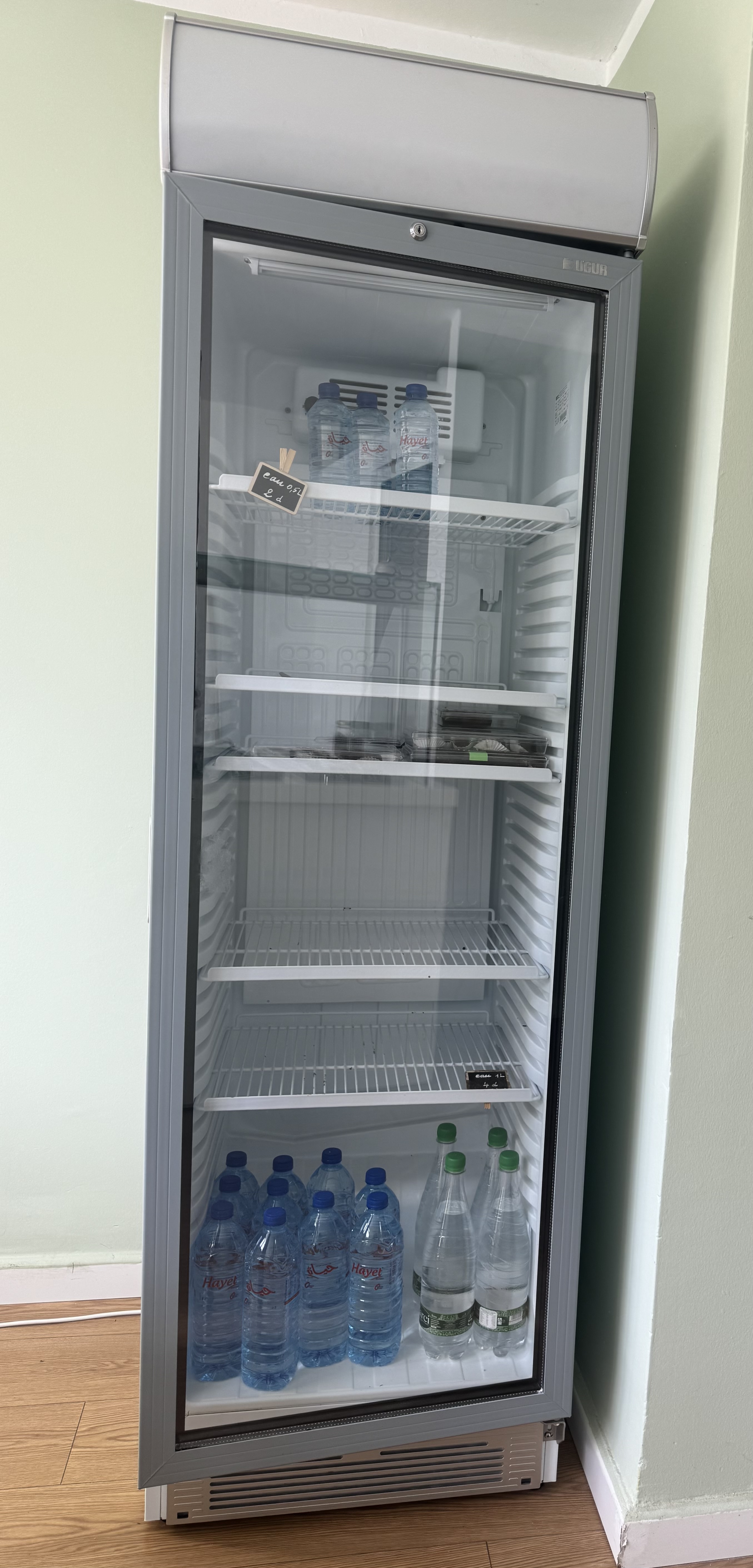 Ain Zaghouan&nbsp;Jardins de Carthage&nbsp;Autre&nbsp;Autre&nbsp;Armoire r�frig�r�e neuve