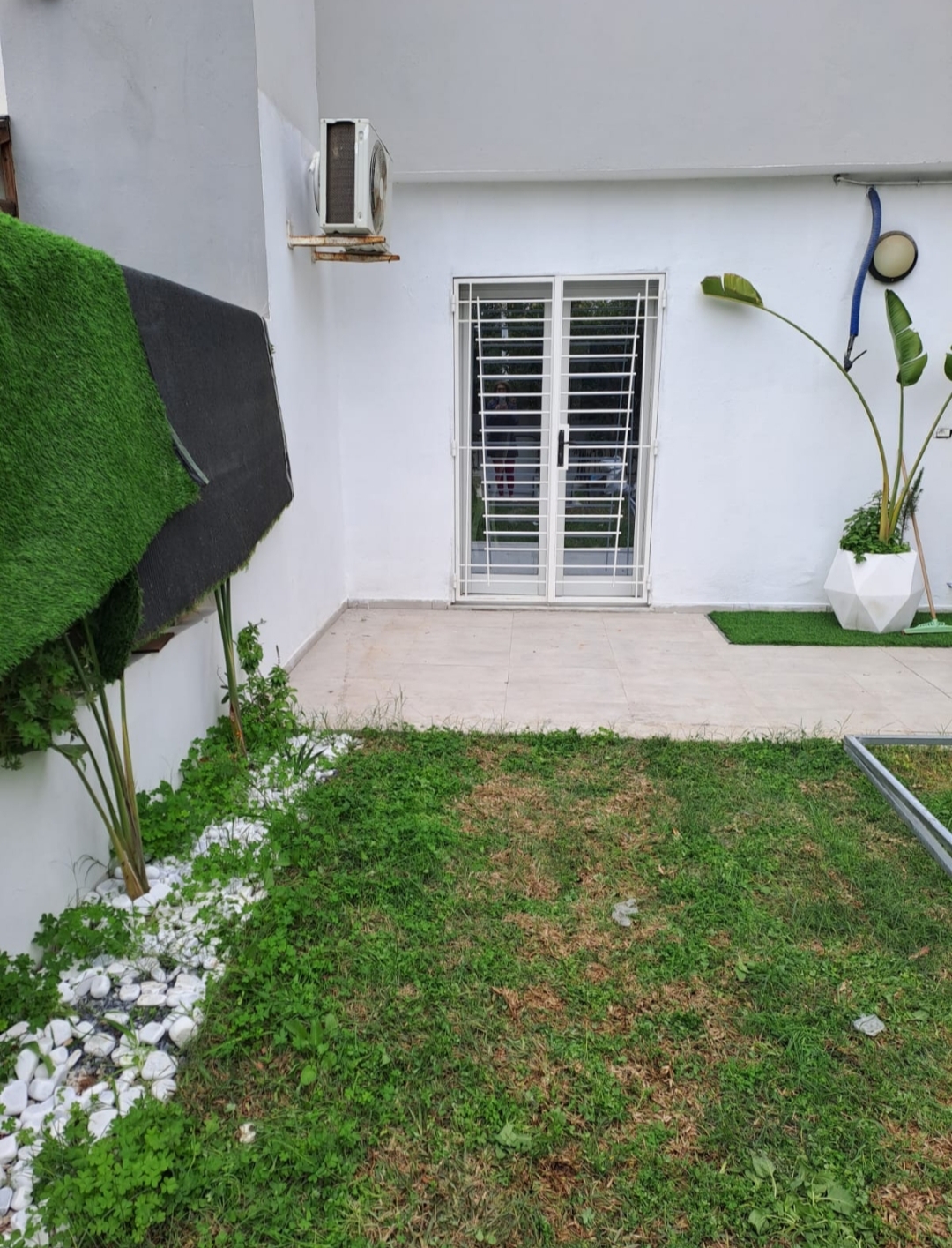 Ain Zaghouan&nbsp;Jardins de Carthage&nbsp;Location&nbsp;Appart. 1 pi�ce&nbsp;S0 a jardin carthage  avec jardin