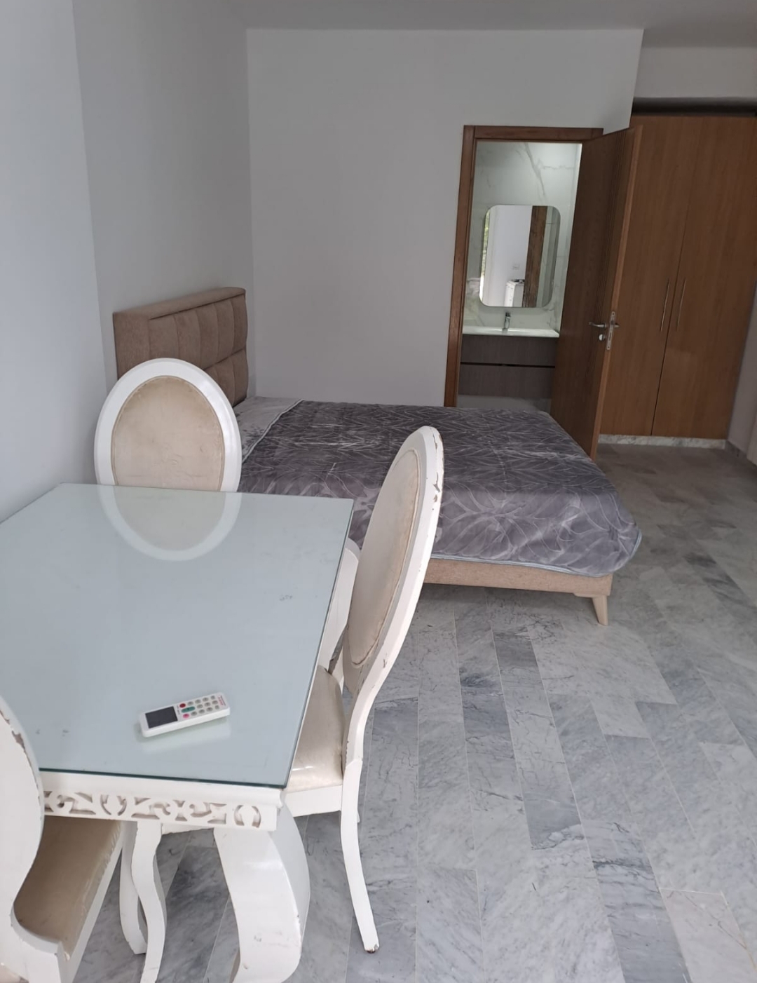 Ain Zaghouan&nbsp;Jardins de Carthage&nbsp;Location&nbsp;Appart. 1 pi�ce&nbsp;S0 a jardin carthage  avec jardin