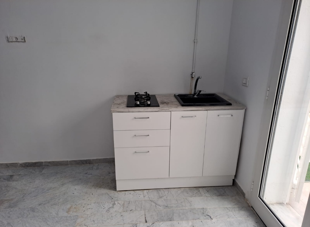 Ain Zaghouan&nbsp;Jardins de Carthage&nbsp;Location&nbsp;Appart. 1 pi�ce&nbsp;S0 a jardin carthage  avec jardin