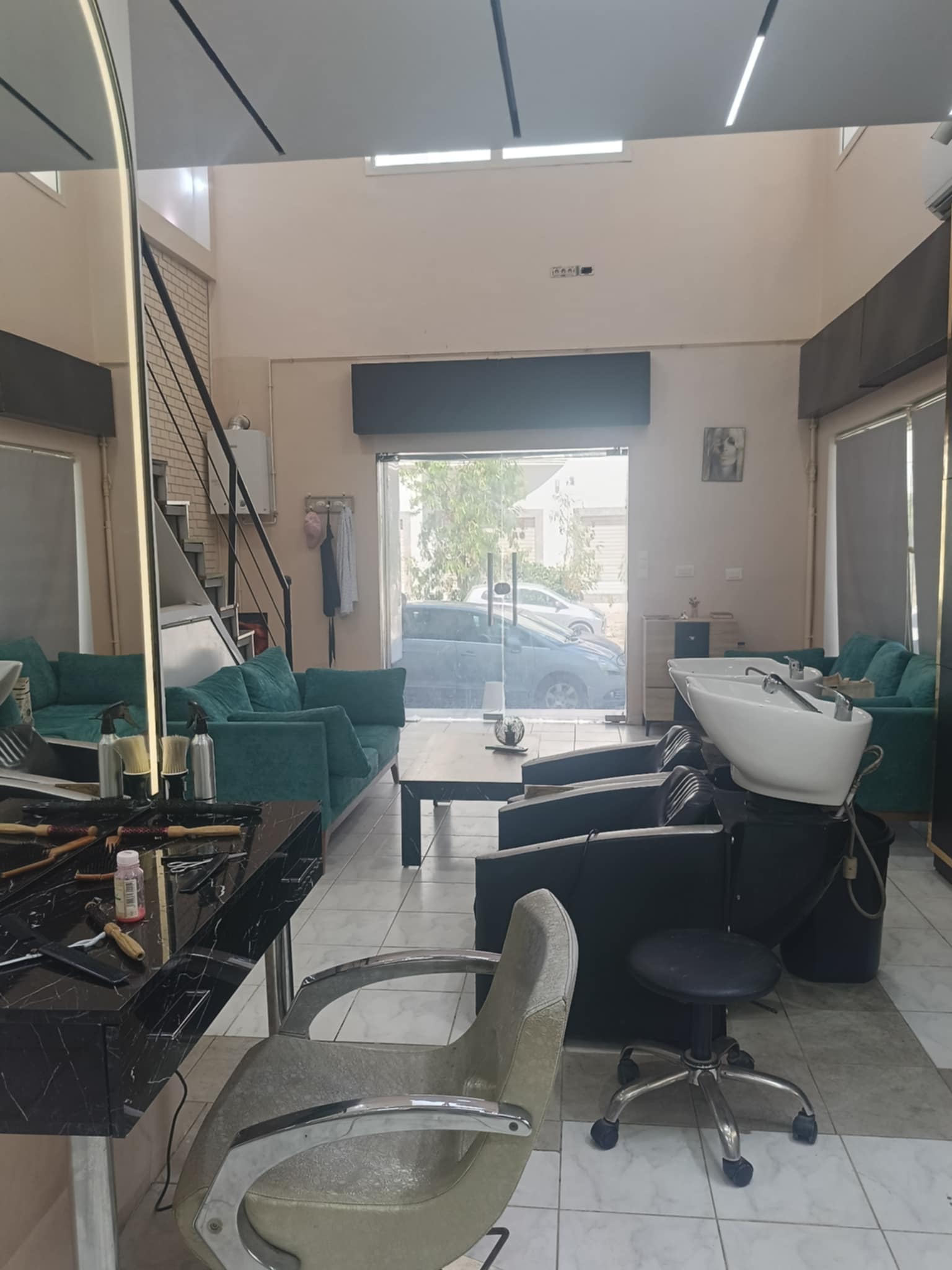 La Marsa&nbsp;Berge Du Lac&nbsp;Vente&nbsp;Autre&nbsp;Salon de coiffure lac 2