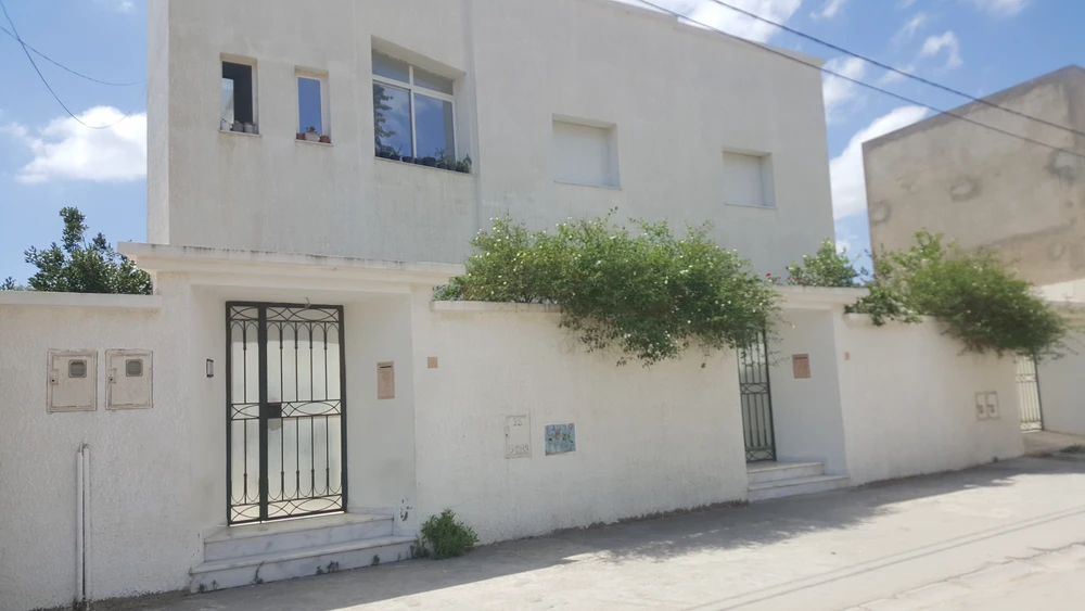 Ariana Ville&nbsp;Ariana&nbsp;Location&nbsp;Appart. 2 pi�ces&nbsp;Etage de villa salon et deux pi�ces