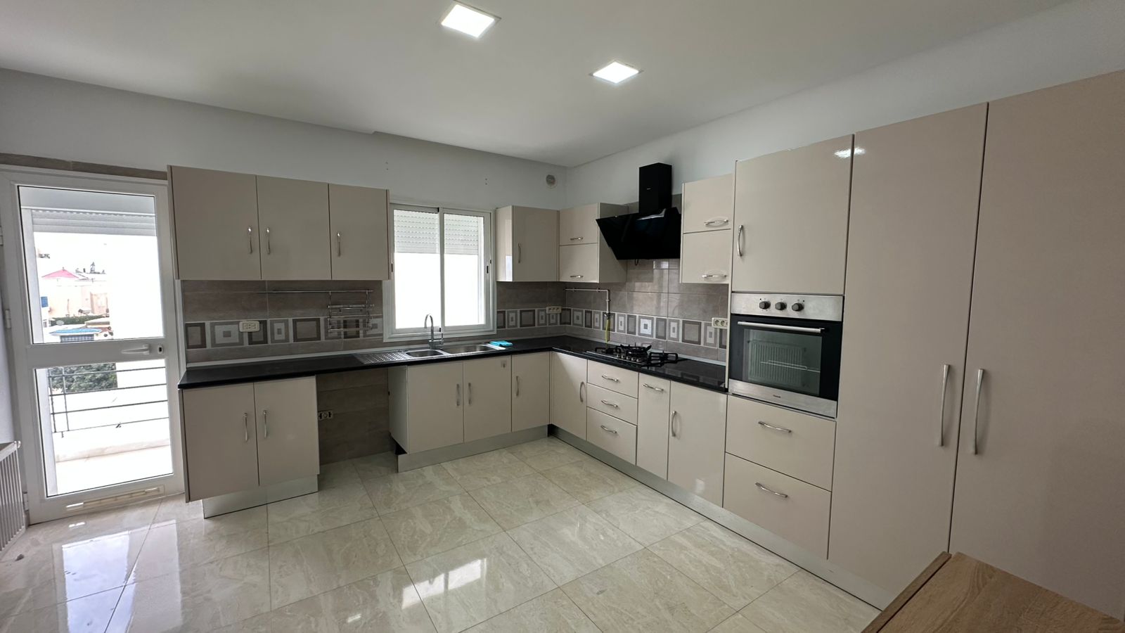 Hammam Sousse&nbsp;El Kantaoui&nbsp;Location&nbsp;Appart. 3 pi�ces&nbsp;S2 el kantaoui rue mesk ellil 2