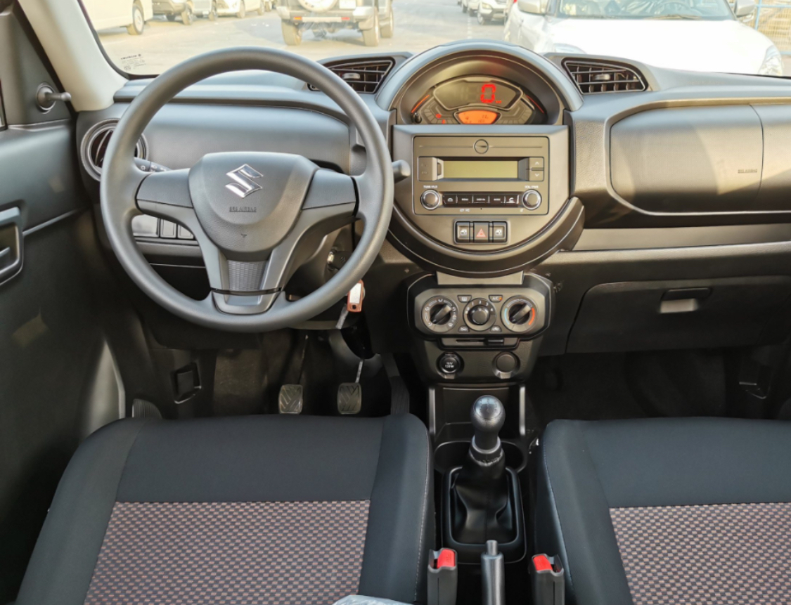 La Marsa&nbsp;El Aouina&nbsp;Suzuki&nbsp;Autre Mod�le&nbsp;Suzuki s presso neuf 4cv 1 er main 35895 km