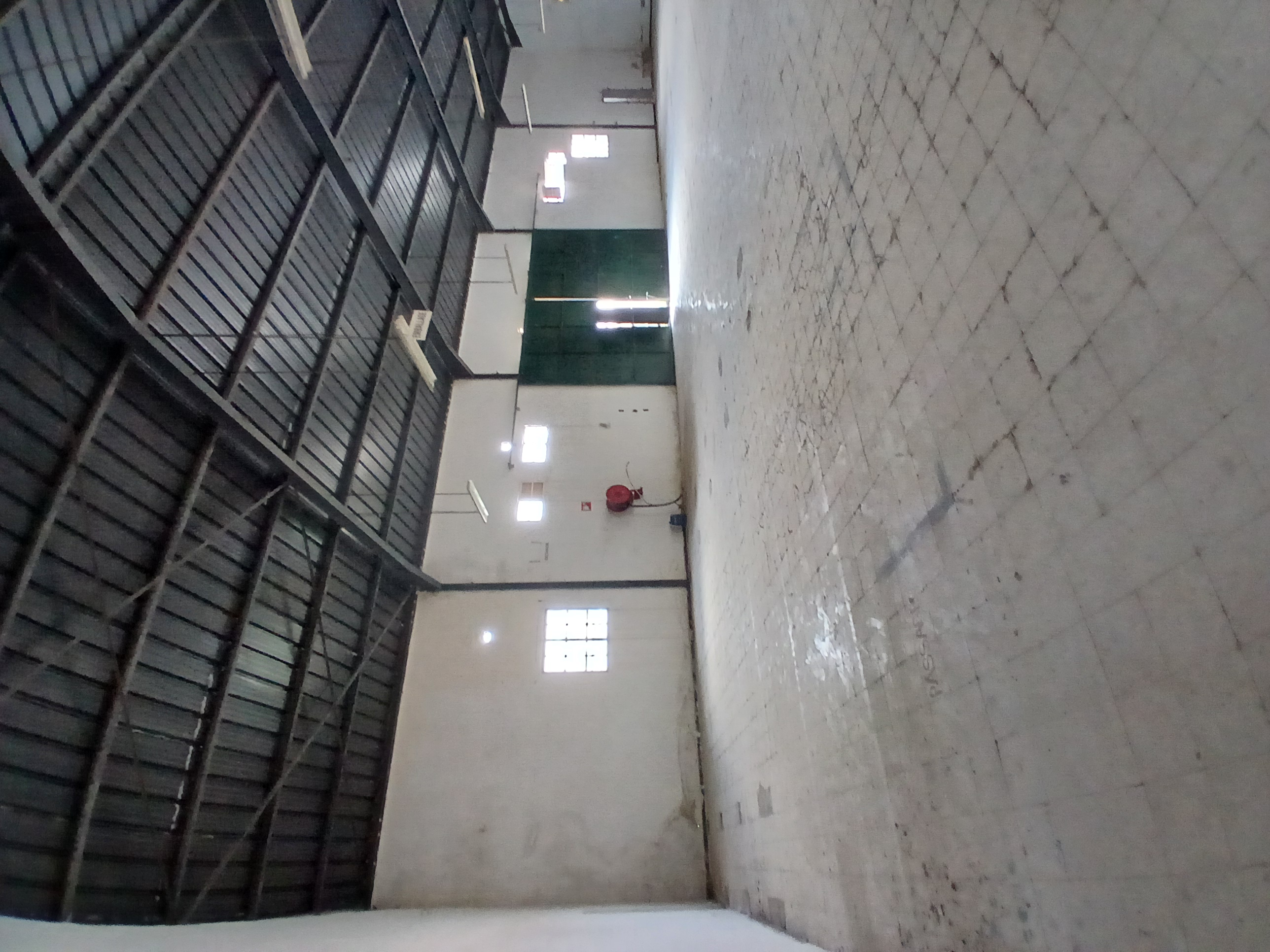 Sidi Thabet&nbsp;Sidi Thabet&nbsp;Vente&nbsp;Surfaces&nbsp;D�pot usine � sidi thabet