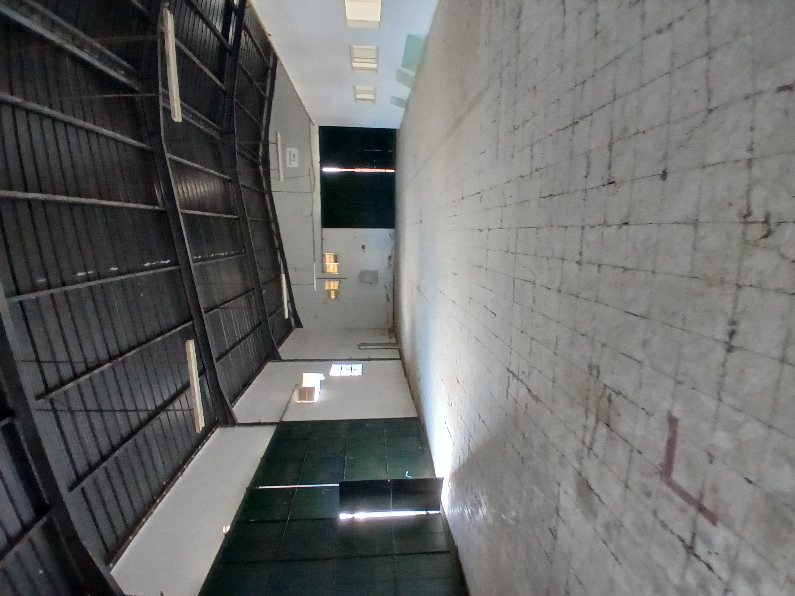 Sidi Thabet&nbsp;Sidi Thabet&nbsp;Vente&nbsp;Surfaces&nbsp;D�pot usine � sidi thabet