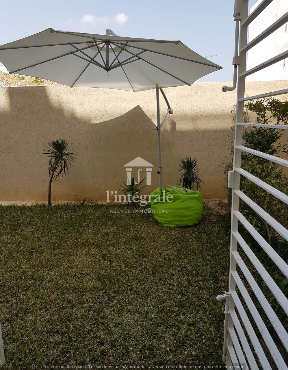 Ariana Ville&nbsp;Cite Ennasr 2&nbsp;Location&nbsp;Appart. 2 pi�ces&nbsp;Superbe s1 haut standing avec jardin