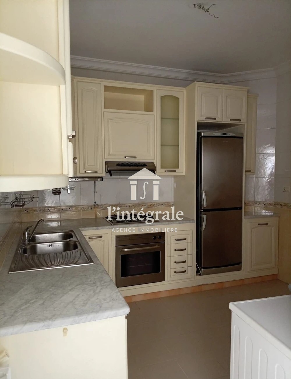 Ariana Ville&nbsp;Riadh Landlous&nbsp;Location&nbsp;Appart. 4 pi�ces&nbsp;Spacieux s3