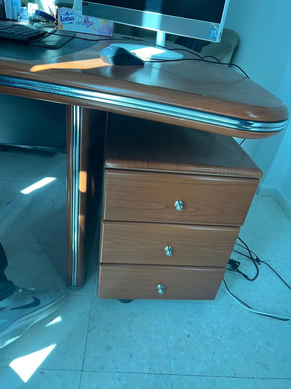 Sousse Jaouhara&nbsp;Cite Sahloul&nbsp;Meubles de bureau&nbsp;Bureaux - Tables&nbsp;Bureau directeur