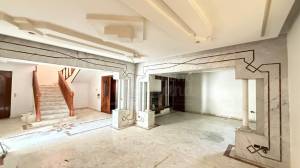 Ariana Ville&nbsp;El Menzah 6&nbsp;Vente&nbsp;Maisons&nbsp;Villa de 660m2 terrain et 550m2 bti a