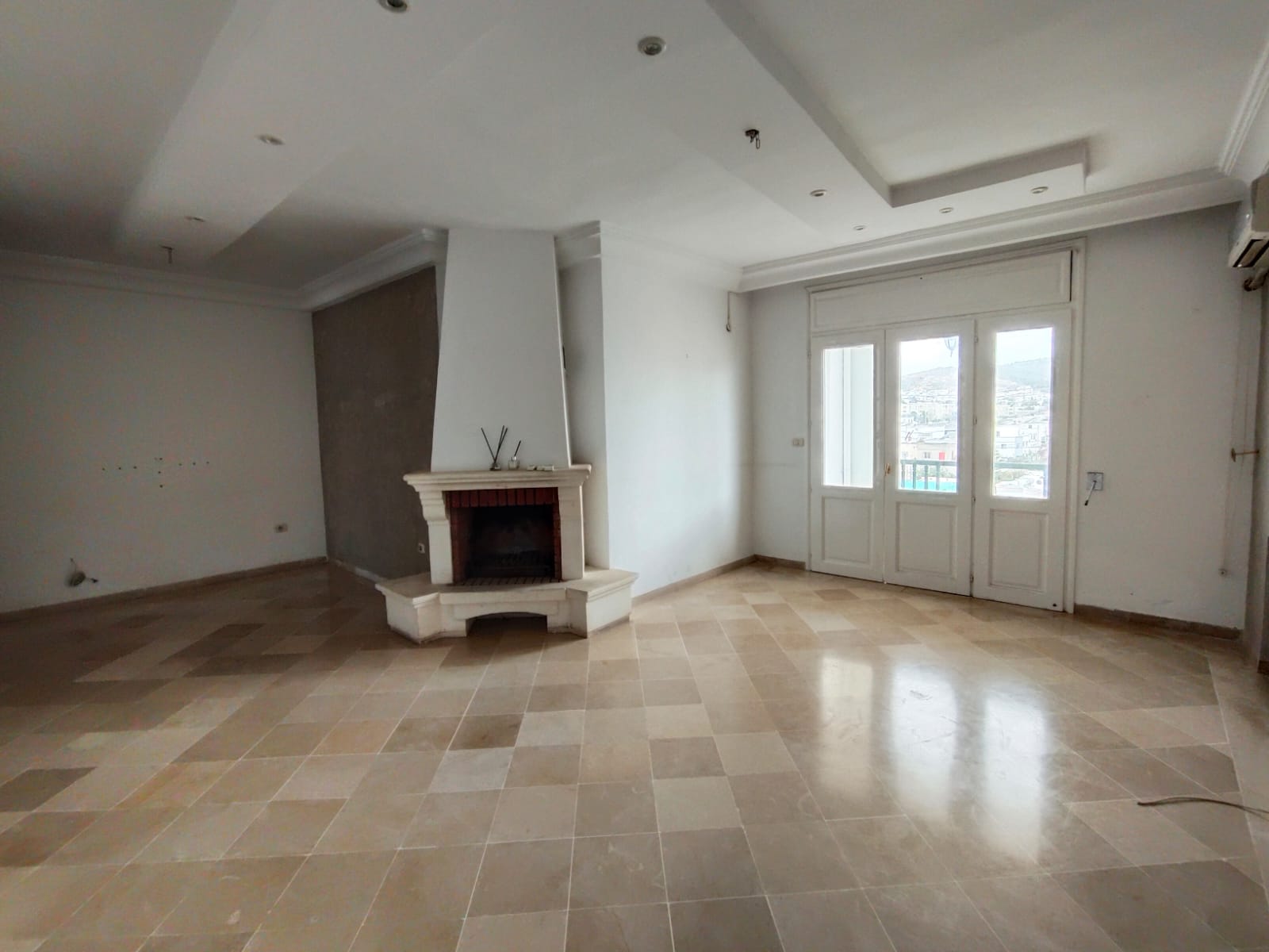 Raoued&nbsp;Cite El Ghazala 1&nbsp;Location&nbsp;Appart. 5 pi�ces+&nbsp;La ghazelle loc app s4