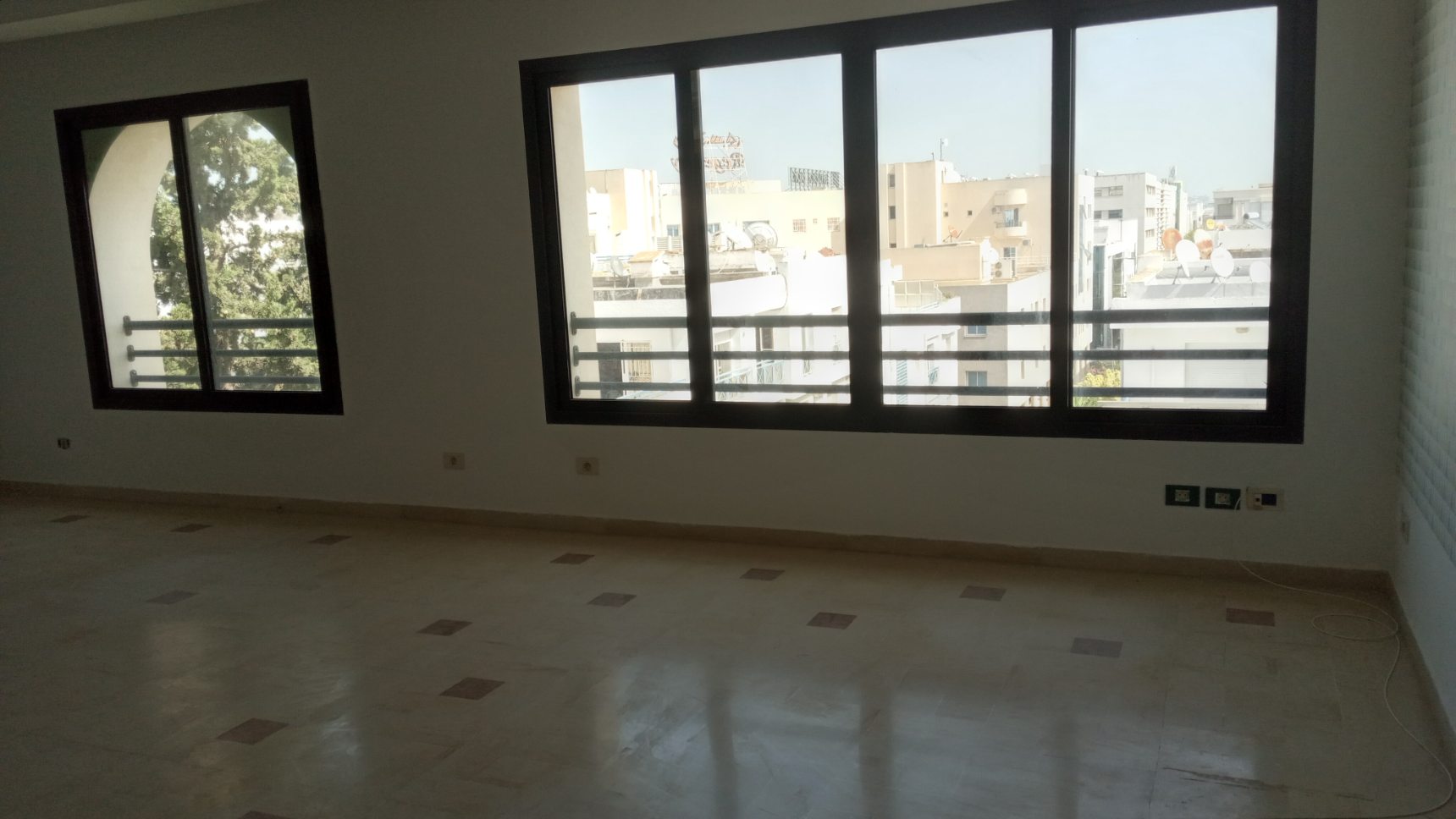 La Marsa&nbsp;Berge Du Lac&nbsp;Bureaux & Commerces&nbsp;Bureau&nbsp;Berge du lac1 loc bureau