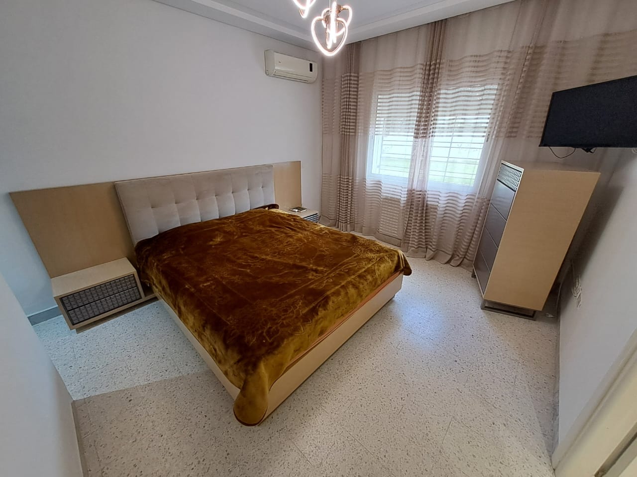 Ain Zaghouan&nbsp;Ain Zaghouan&nbsp;Location&nbsp;Appart. 5 pi�ces+&nbsp;A l'ann�e s4 meubl� neuf proche lac2