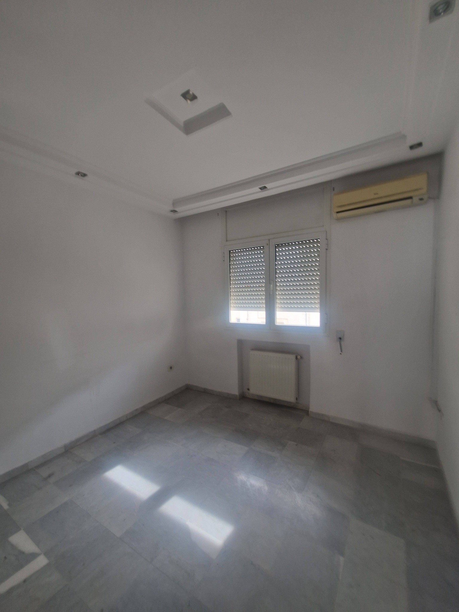 Ariana Ville&nbsp;Cite Ennasr 2&nbsp;Location&nbsp;Appart. 4 pi�ces&nbsp;S3 cot� kisque totale et lyc�e