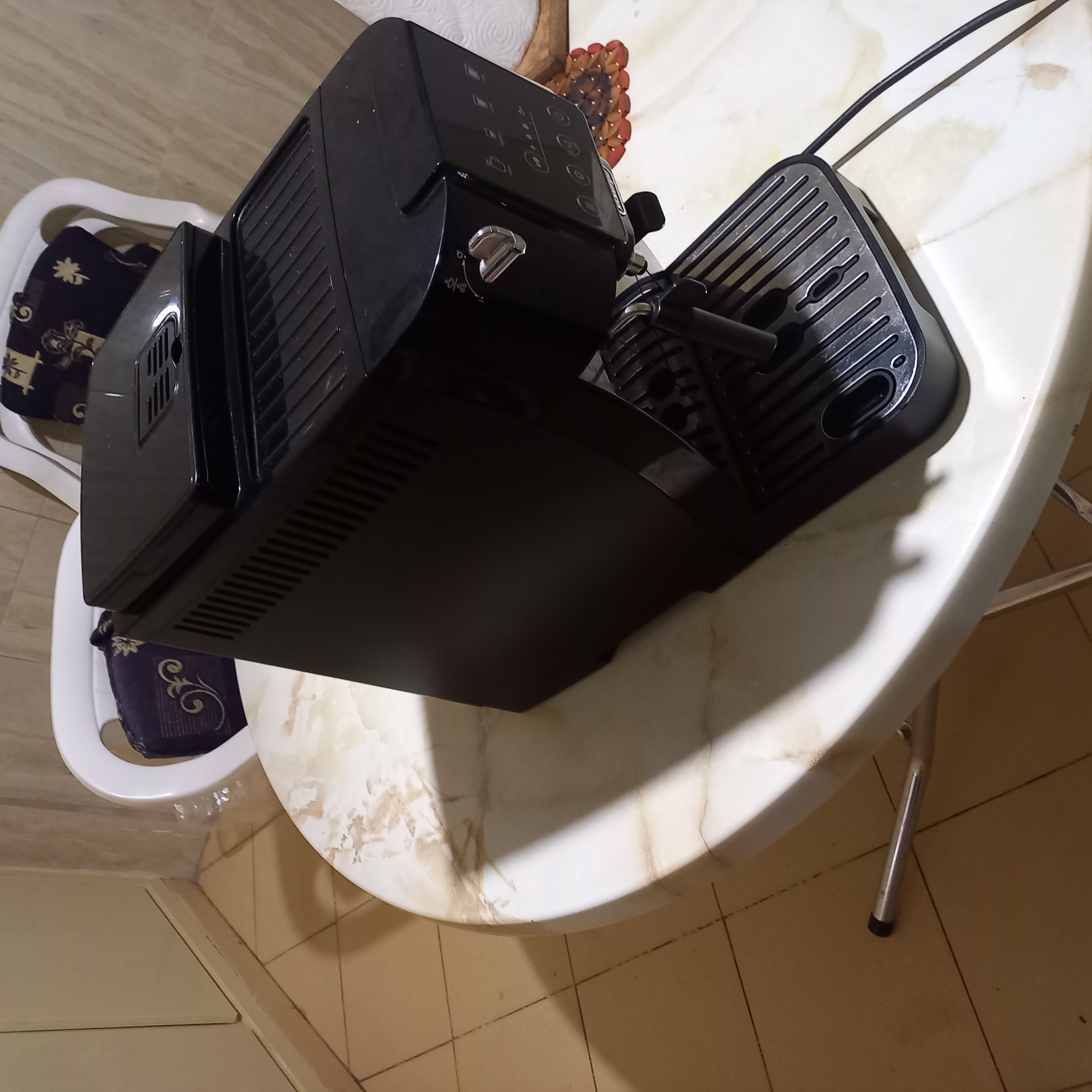 Ezzahra&nbsp;Cite Mrad 1&nbsp;Autre&nbsp;Autre&nbsp;Machine � caf�