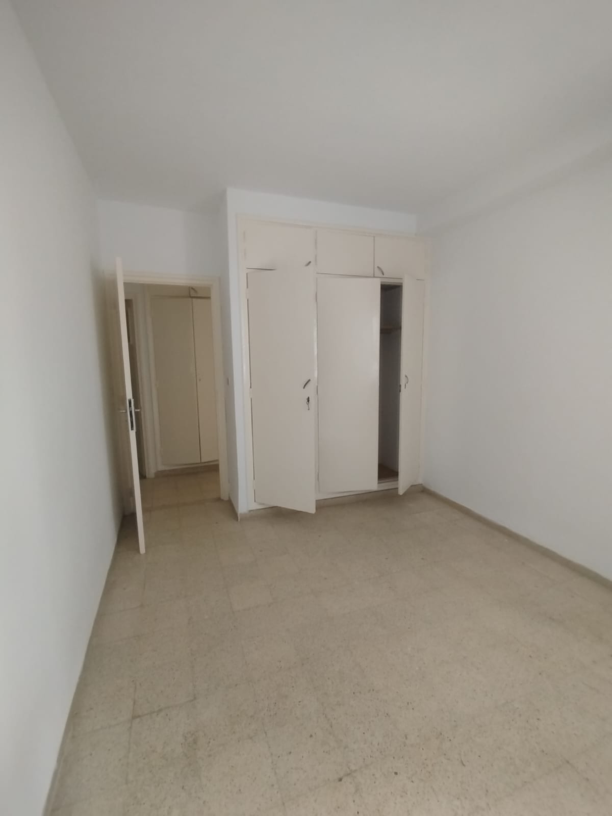 El Menzah&nbsp;El Menzah 9&nbsp;Location&nbsp;Appart. 4 pi�ces&nbsp;Un vaste et lumineux appartement s3 � menzah9b