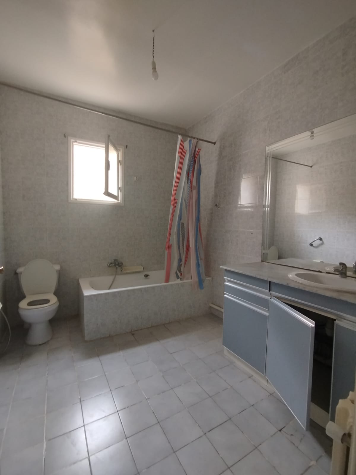 El Menzah&nbsp;El Manar 1&nbsp;Location&nbsp;Appart. 5 pi�ces+&nbsp;Un vaste appartement s4 � manar1