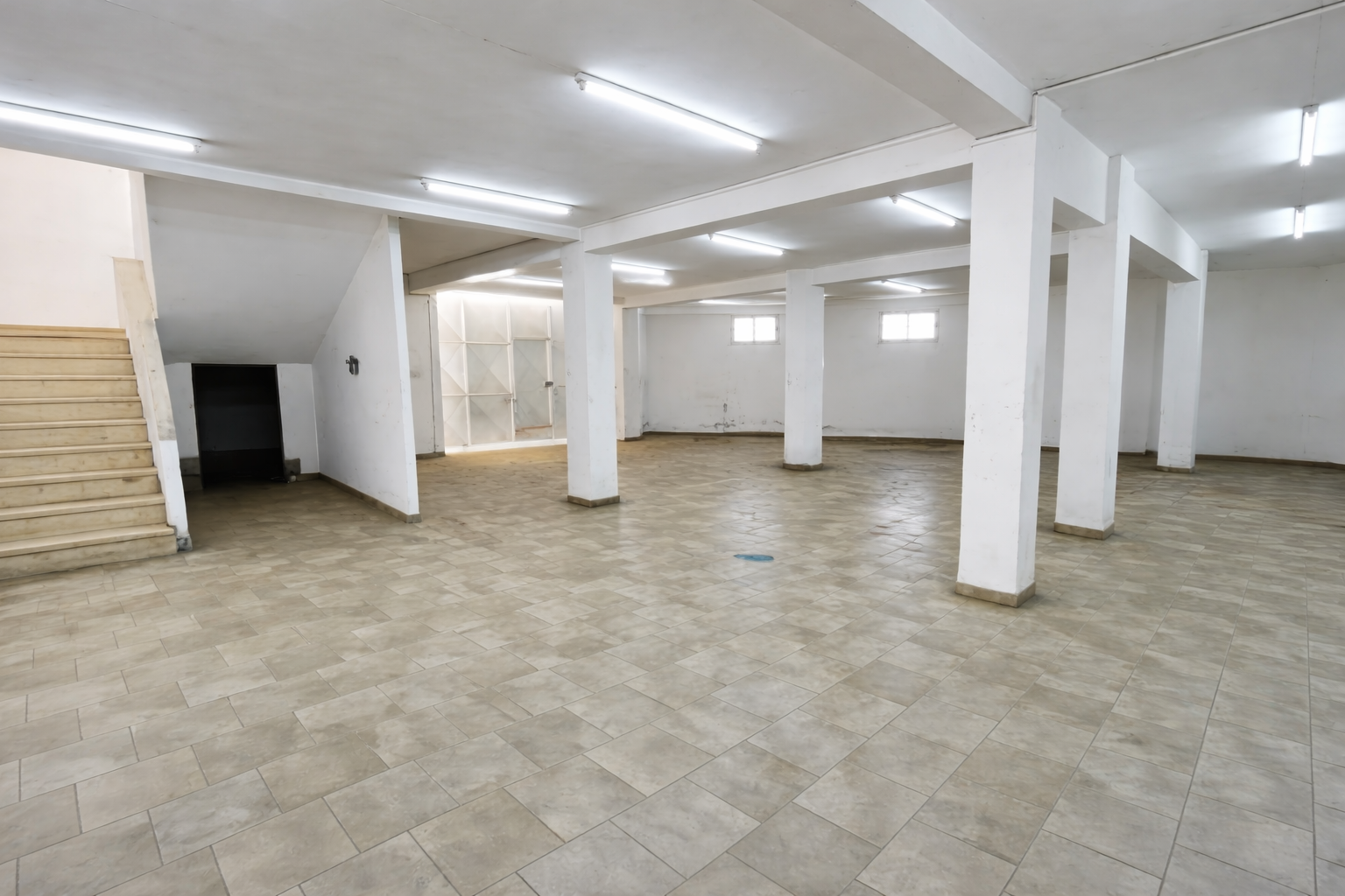 El Omrane Superieur&nbsp;El Omrane Superieur&nbsp;Bureaux & Commerces&nbsp;Atelier,Garage&nbsp;D�p�t sur deux niveaux � el omrane sup�rieur