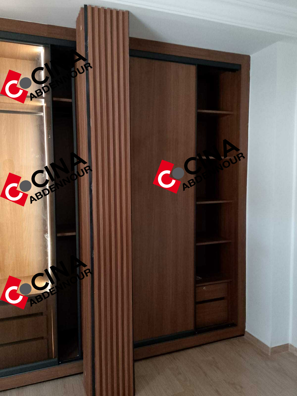 La Soukra&nbsp;Sidi Frej&nbsp;Chambres � coucher&nbsp;Armoires - Dressing&nbsp;Dressing avec cadre alu noir