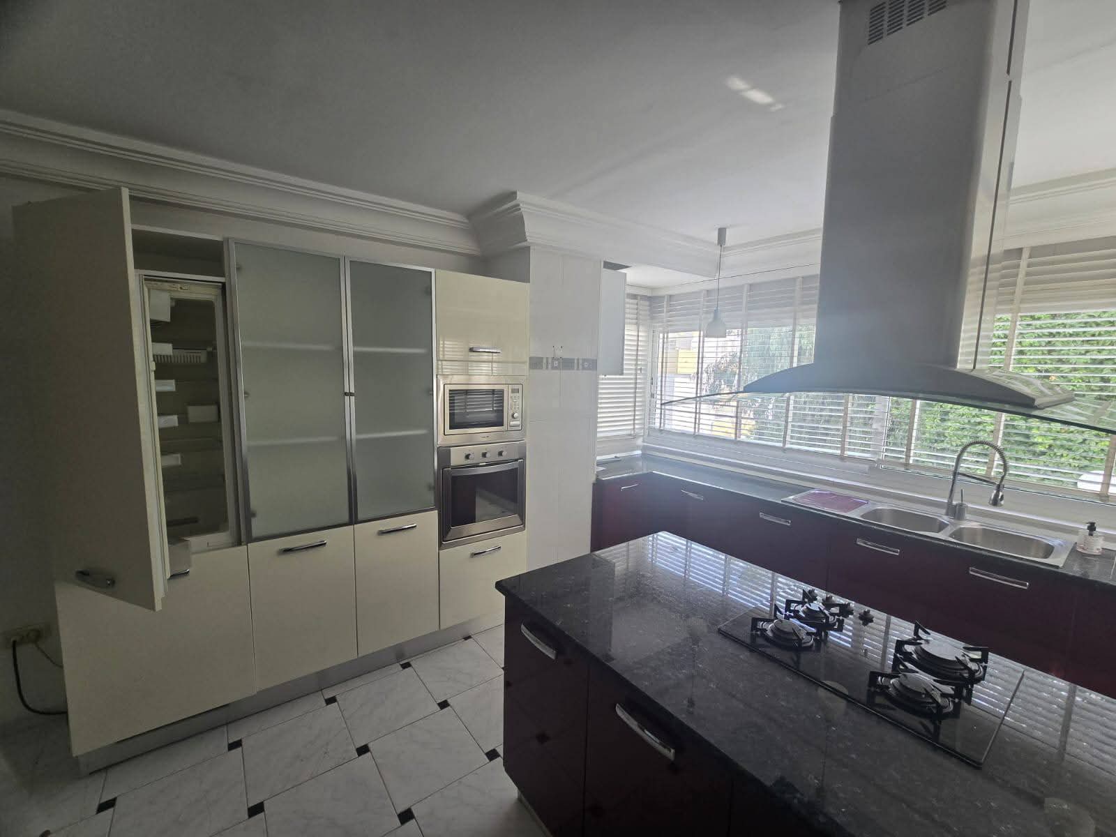 El Menzah&nbsp;El Menzah 4&nbsp;Location&nbsp;Appart. 4 pi�ces&nbsp;Un appart s 3 menzah 4