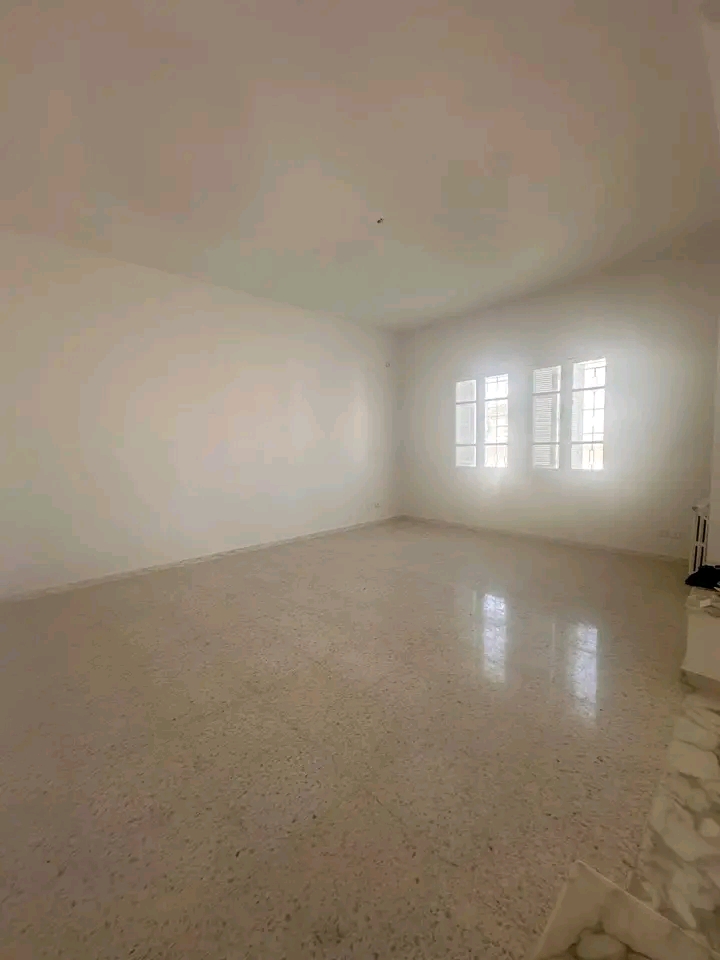 Ariana Ville&nbsp;El Menzah 7&nbsp;Location&nbsp;Appart. 4 pi�ces&nbsp;�tage d'une villa s 3 menzah 7