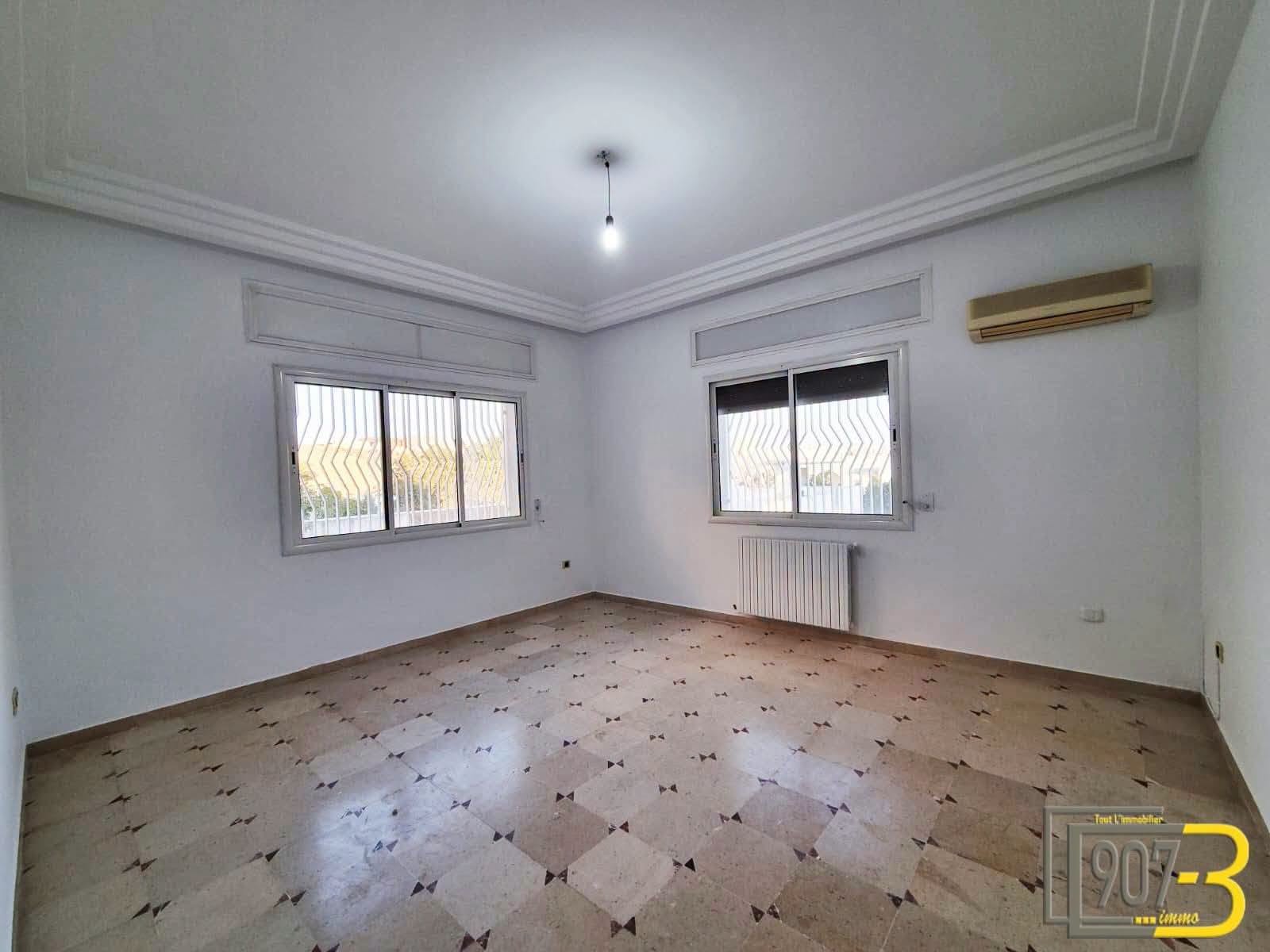 Ariana Ville&nbsp;Cite Ennasr 2&nbsp;Location&nbsp;Maisons&nbsp;Une villa sur deux niveaux � ennasr