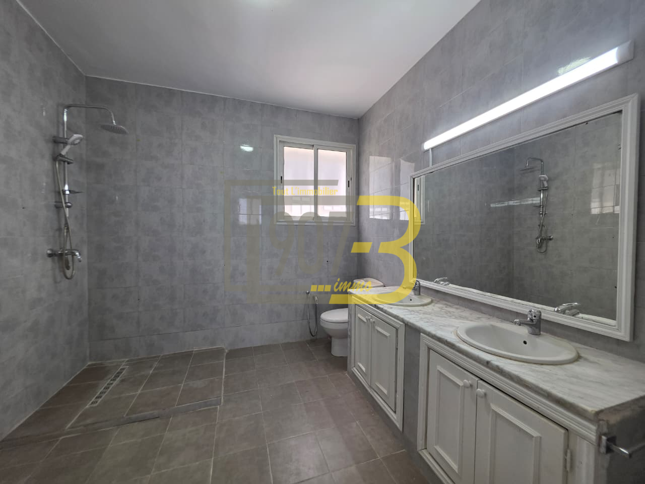 Ariana Ville&nbsp;El Menzah 6&nbsp;Location&nbsp;Maisons&nbsp;Un �tage de villa s5 � usage bureautique