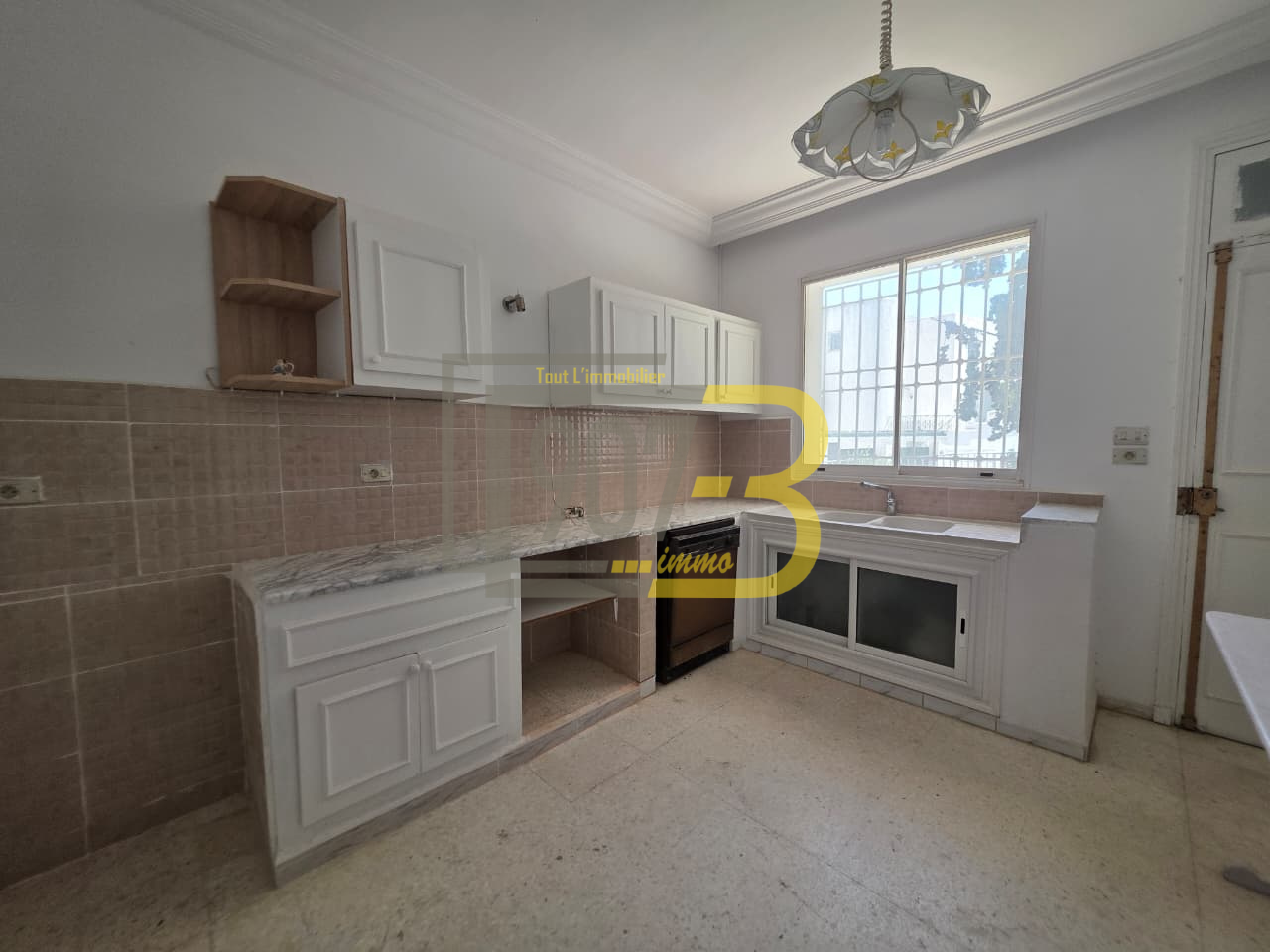 Ariana Ville&nbsp;El Menzah 6&nbsp;Location&nbsp;Maisons&nbsp;Un �tage de villa s5 � usage bureautique
