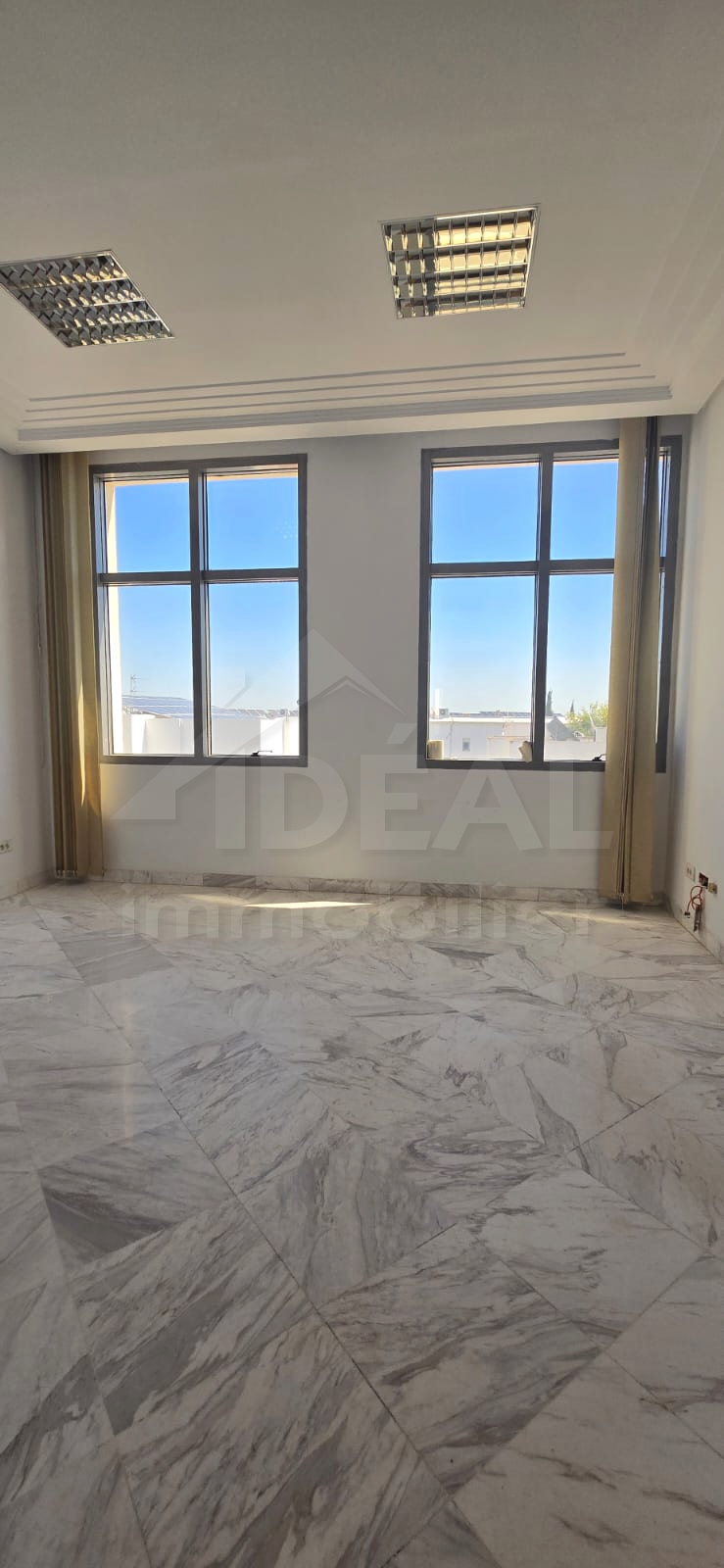 La Marsa&nbsp;Berge Du Lac&nbsp;Bureaux & Commerces&nbsp;Bureau&nbsp;Al bureau 250m2 lac1