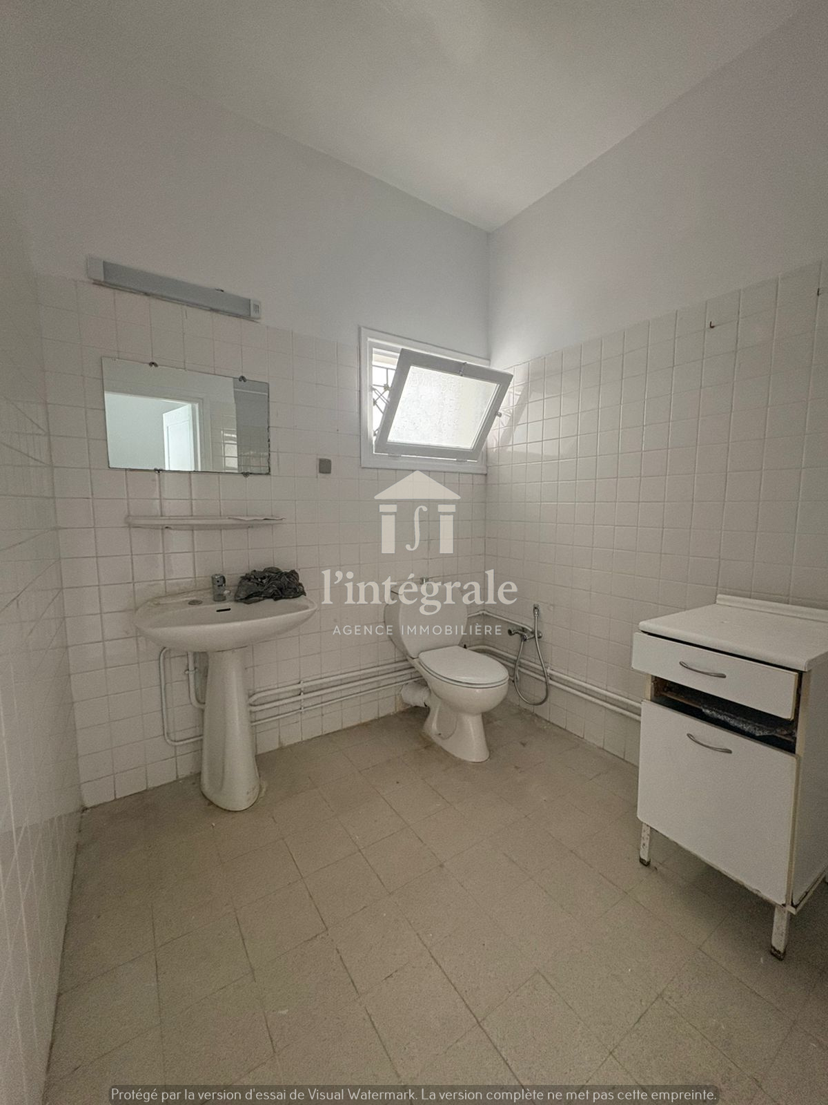 Ariana Ville&nbsp;El Menzah 6&nbsp;Location&nbsp;Maisons&nbsp;Triplex s4 avec un garage