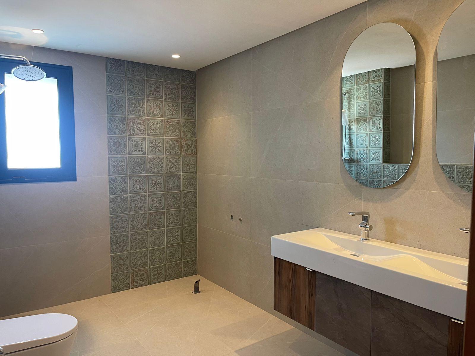 Hammamet&nbsp;Hammamet&nbsp;Vente&nbsp;Appart. 5 pi�ces+&nbsp;Une grande villa de maitre