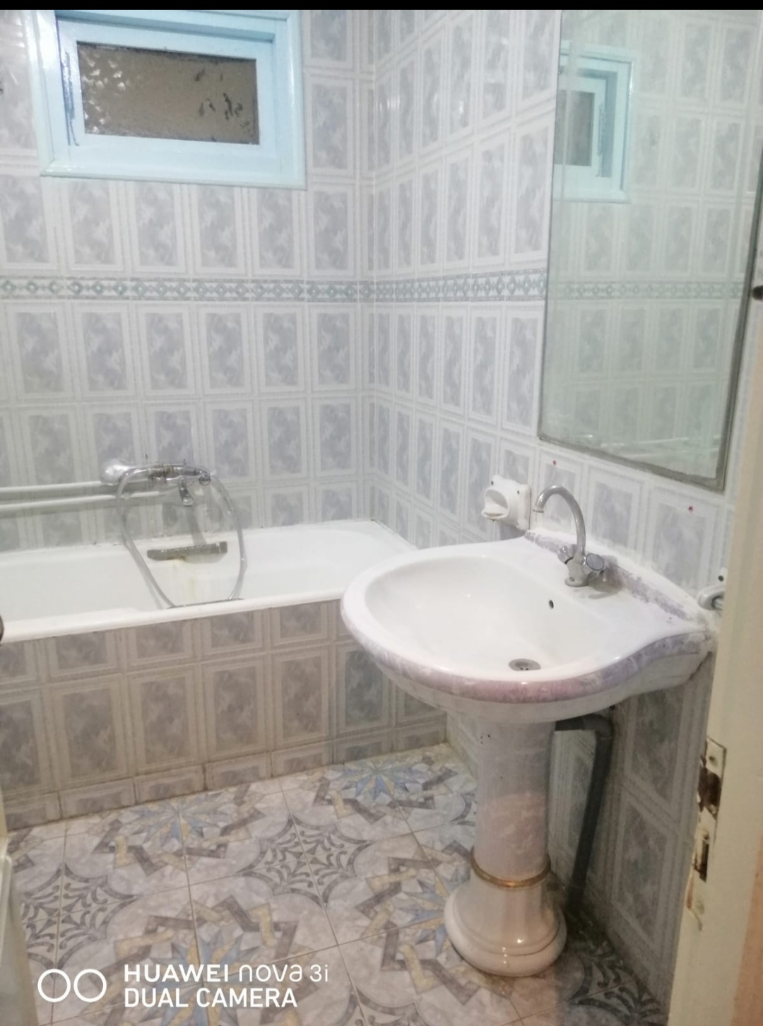 Mannouba&nbsp;La Mannouba&nbsp;Location&nbsp;Appart. 4 pi�ces&nbsp;Appartement s plus troit