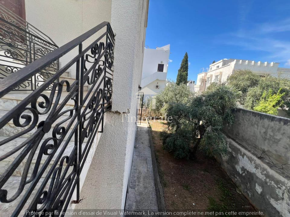 Ariana Ville&nbsp;El Menzah 8&nbsp;Vente&nbsp;Maisons&nbsp;Grande villa � saisir