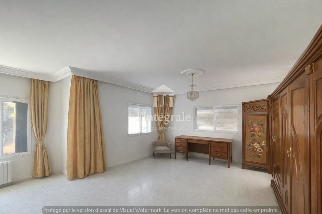 Ariana Ville&nbsp;Cite Ennasr 2&nbsp;Vente&nbsp;Maisons&nbsp;Belle villa 3 niveaux