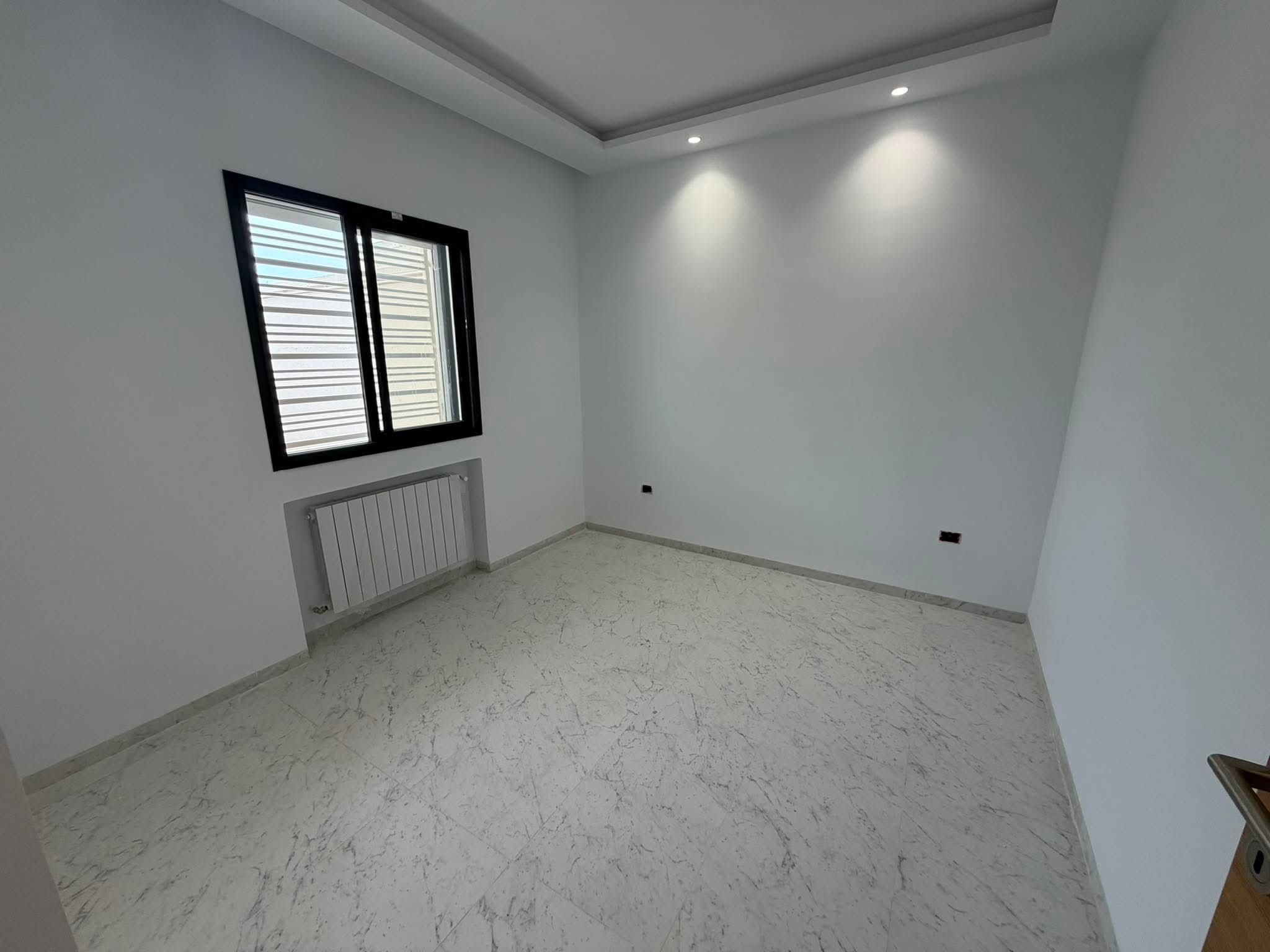Raoued&nbsp;Cite Ennkhilet&nbsp;Location&nbsp;Appart. 3 pi�ces&nbsp;S2 rdc  1150 d ennkhilete ariana