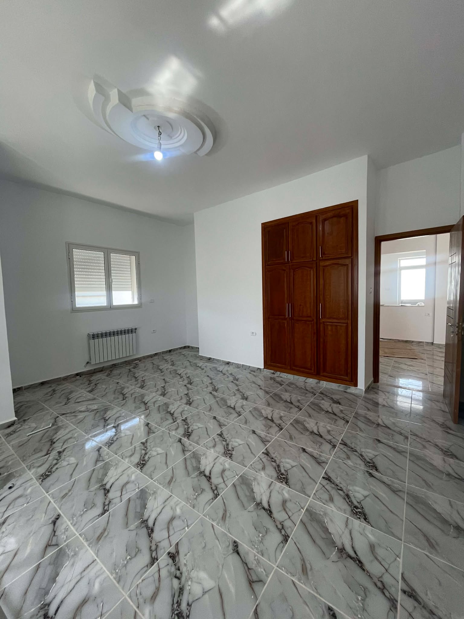 Hammam Chatt&nbsp;Hammam Chatt&nbsp;Location&nbsp;Appart. 2 pi�ces&nbsp;Etage de villa s2 jamais habit�  taher sfar