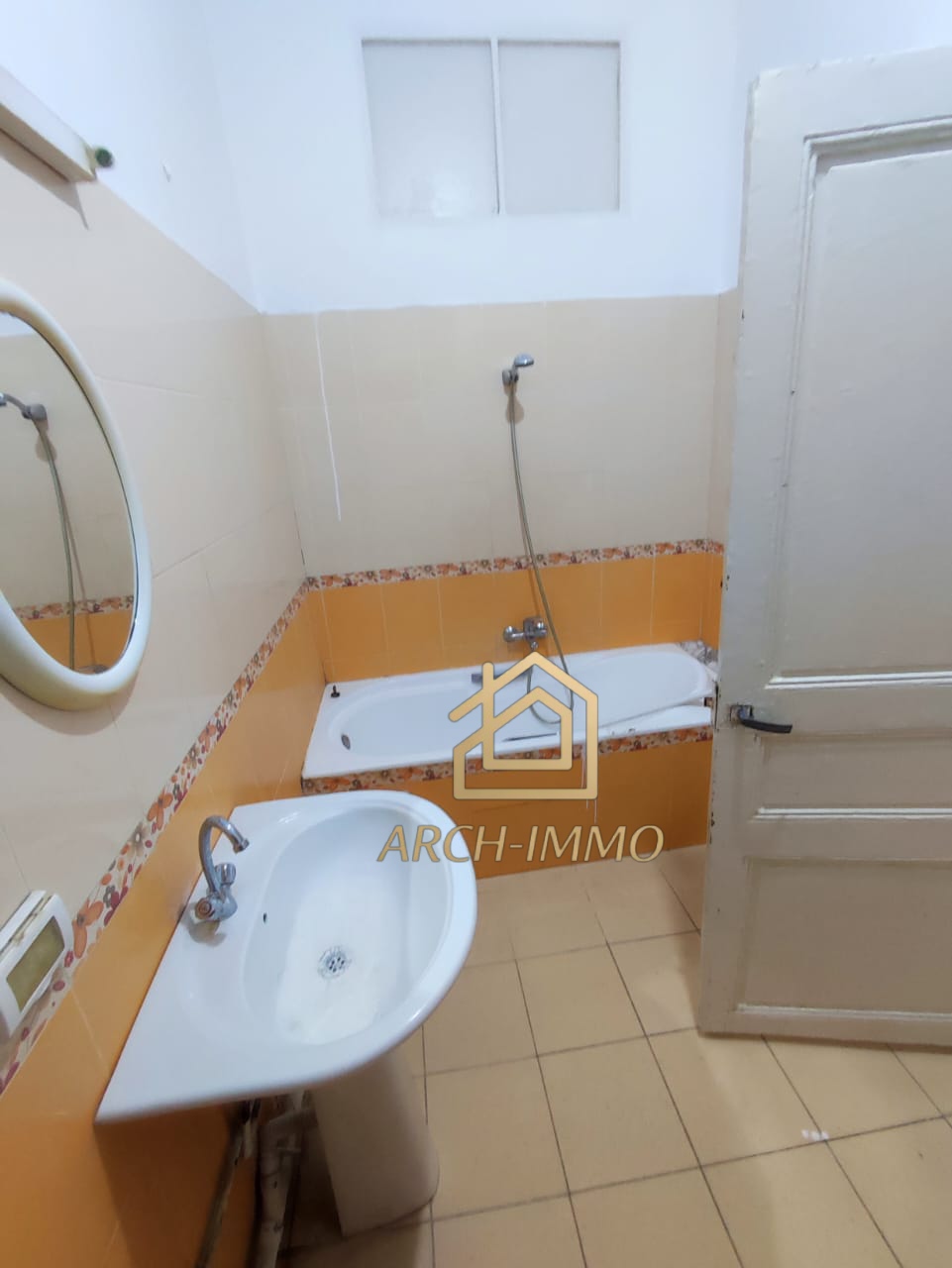 Bab Bhar&nbsp;Habib Thameur&nbsp;Location&nbsp;Appart. 4 pi�ces&nbsp;S3 au centre ville